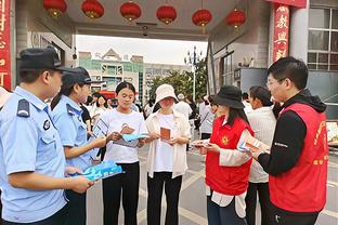 这场比赛两边都有中超球员？这是哪届大赛哪支球队？11人是谁？